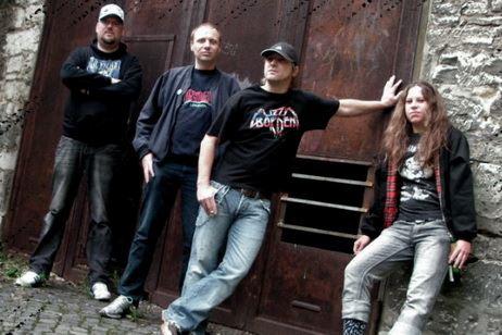 Die Streetpunkband Moiterei rockt die Hütte