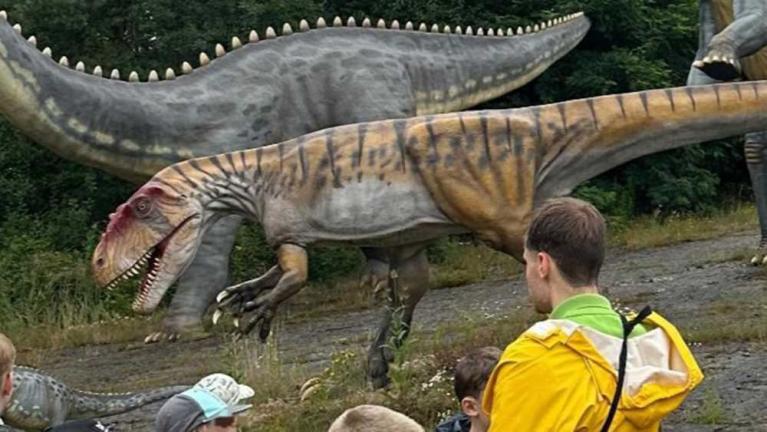dino