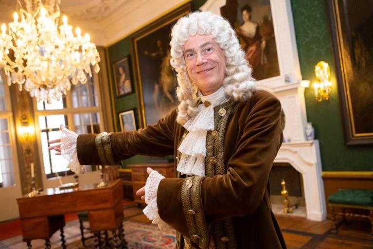 Der Tanzmeister führt in die Zeit des Barock