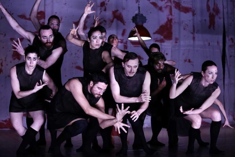Dunkle Festung und eine Ikone der Popkultur