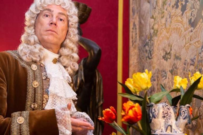 Der Tanzmeister führt im Schloss Museum Wolfenbüttel 