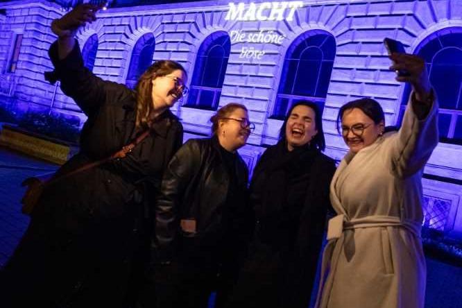 Die Goodbye Weibermacht-Party