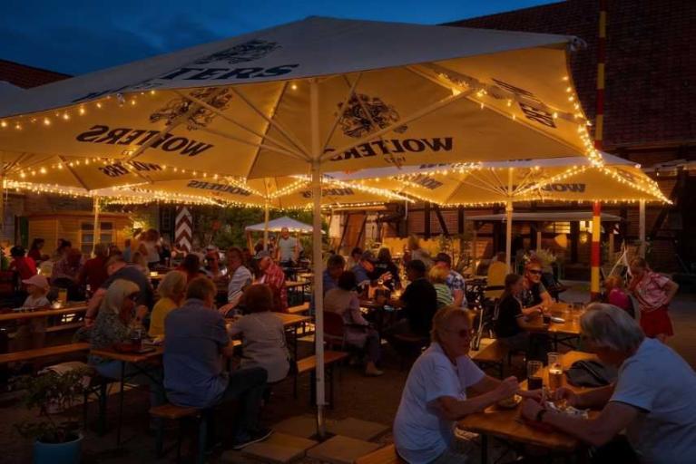 Italienischer Abend mit Live Musik im Biergarten