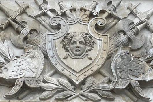 Über Schlossgeister, Hexen und Vampire