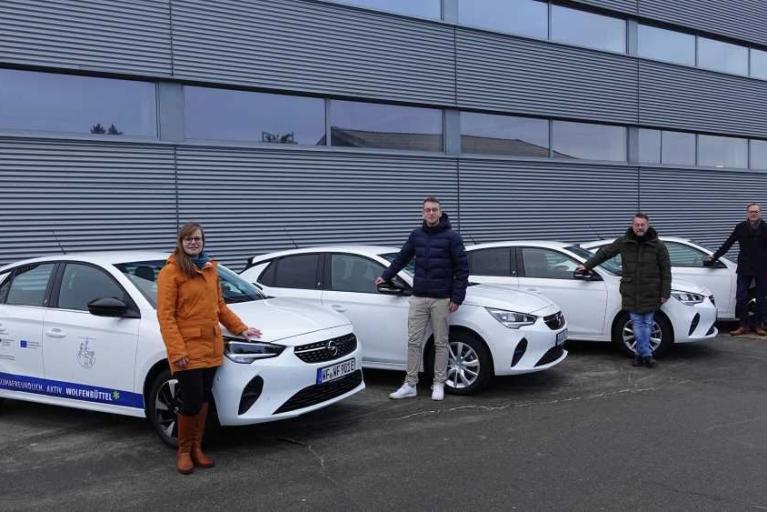 Stadt stellt PKW-Fuhrpark vollständig auf E-Fahrzeuge um
