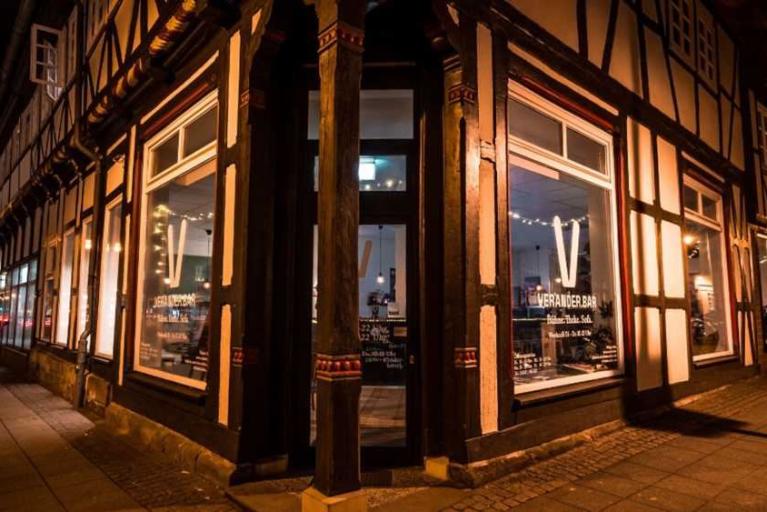 Vielseitige Unterhaltung in der Veränder.Bar