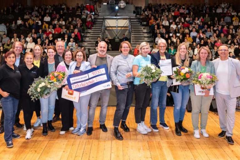 Bunte Sole für die Ostertalschule