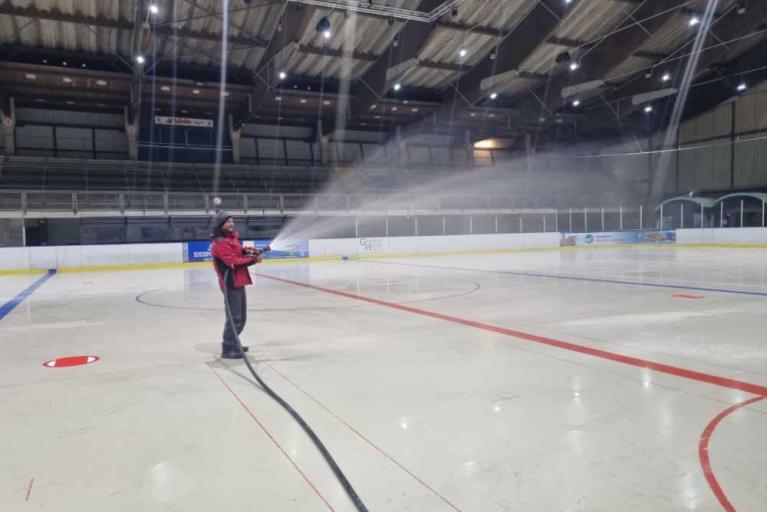 Saisonstart in der Eissporthalle am Salzgittersee