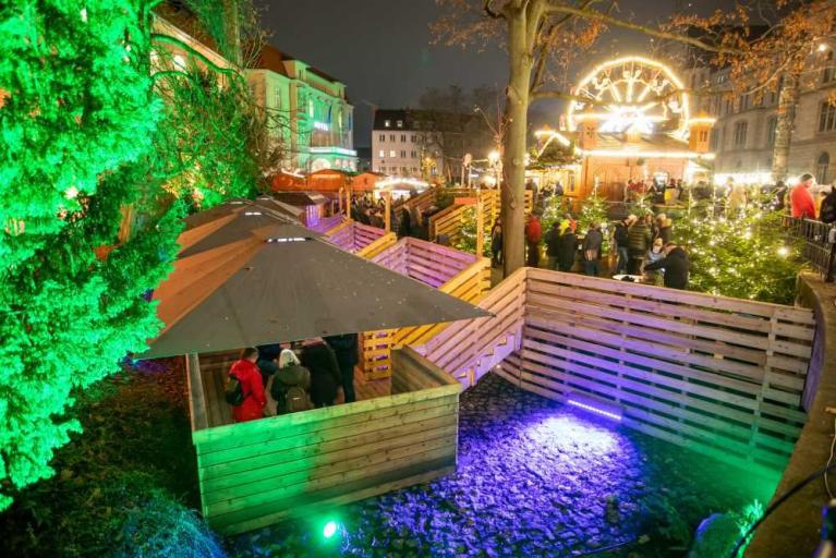 Vorweihnachtsstimmung vom Floß aus genießen