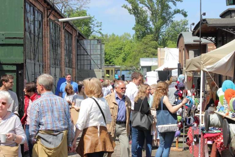 HERZENSDINGE – Der handmade Designmarkt kehrt zurück