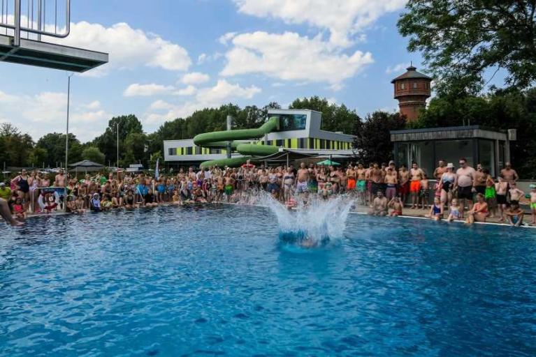 Große Pool-Party mit dem Zephyrus Disco-Team am 19. Juli