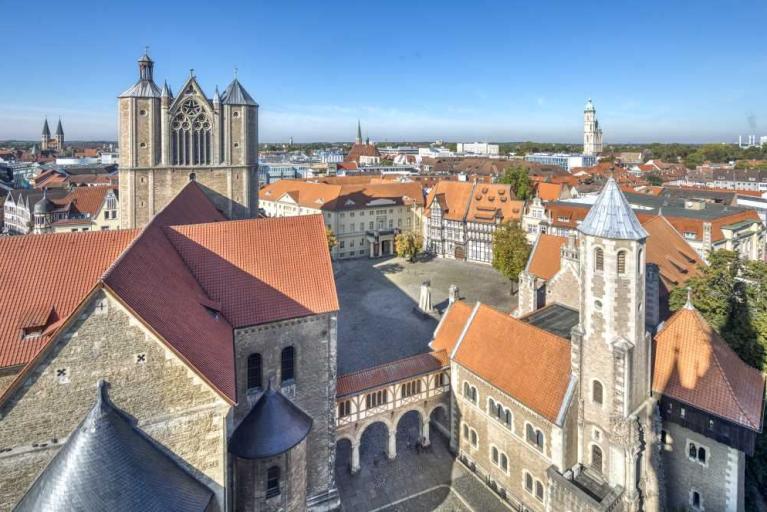 Blick vom Rathausturm während des Burgplatz Open Airs