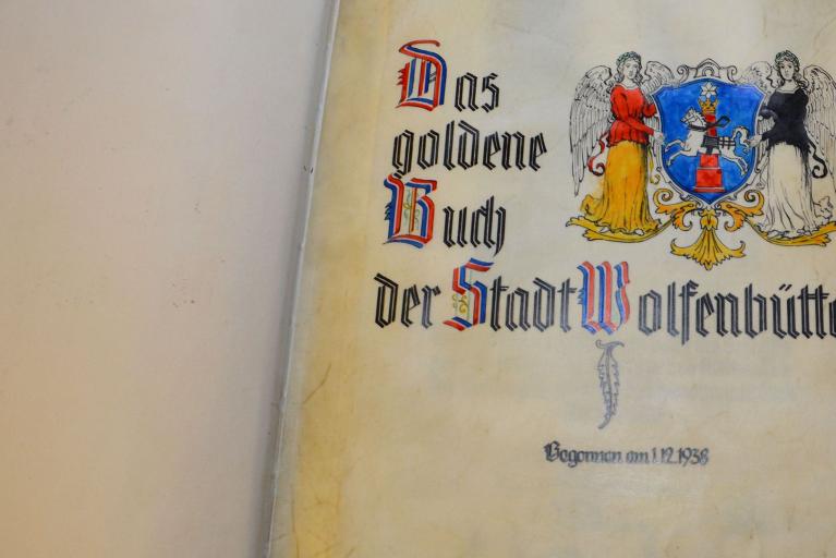 Wolfenbüttel digitalisiert sein Goldenes Buch