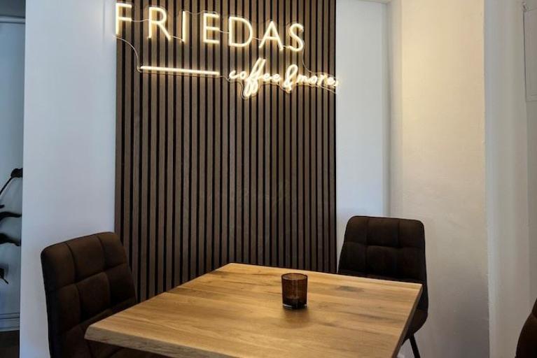 Neues Café: Im Friedas heißt es „All Day Breakfast“