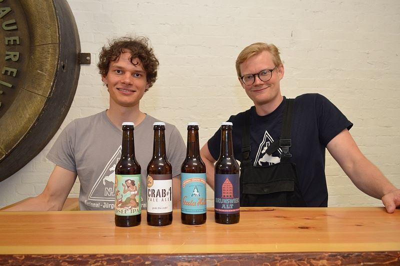 Im Interview mit den Craftbier-Brauern Max Juraschek und Paul Briesemeister.