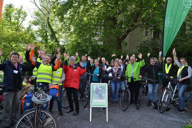 Rund dreißig Teilnehmer starteten die Aktion "Mit dem Rad zur Arbeit". 