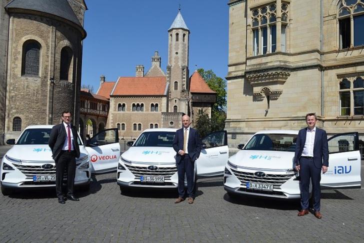 Stadt Braunschweig, Veolia und IAV kaufen Wasserstofffahrzeuge