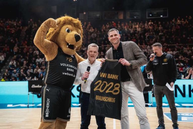 Hauptsponsor Volkswagen Bank verlängert bis 2028