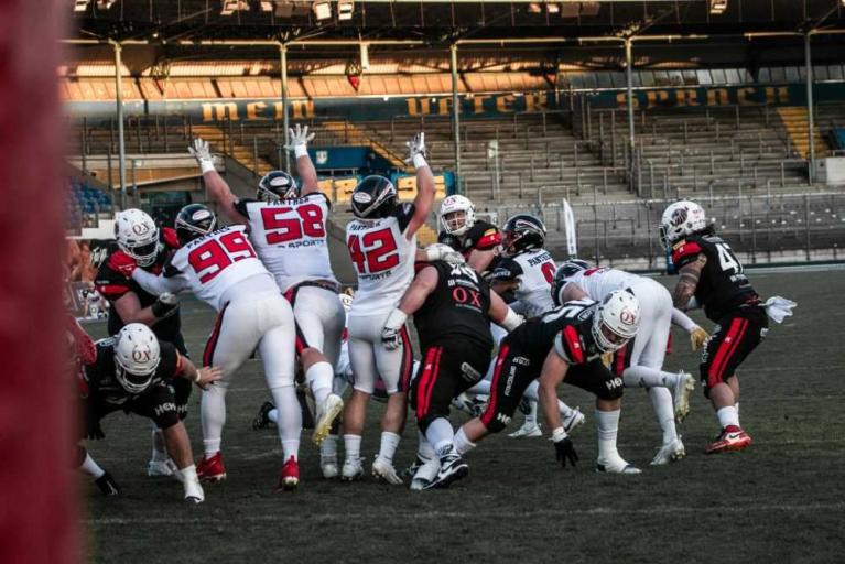 New Yorker Lions starten mit knappen Sieg in die Saison