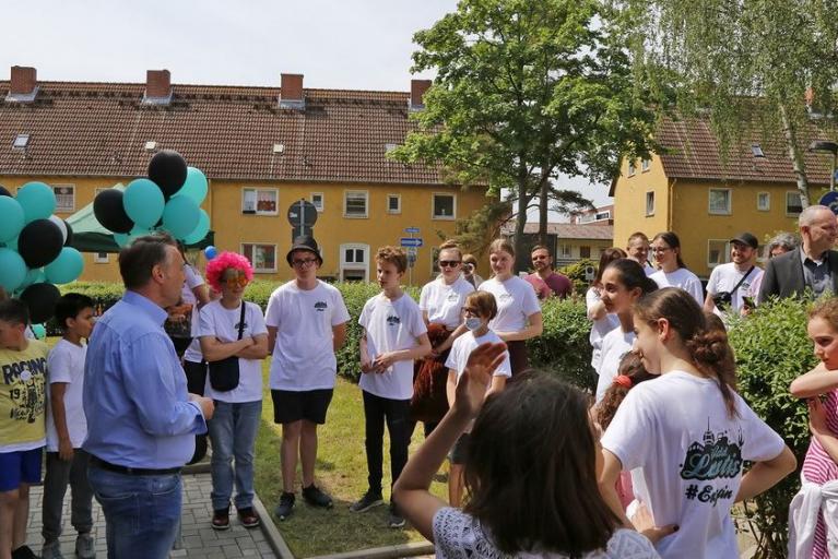 Nachbarschaftsfest und Eröffnung des Jugendtreffs Add.Lantis