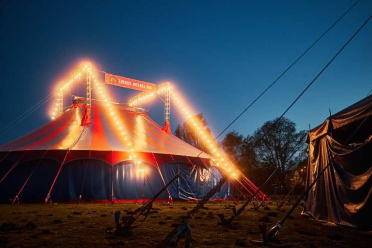 Ortswechsel gastiert im Zirkus Dobbelino