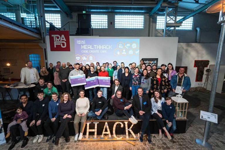 HealthHack 2025: Mental Health Box belegt 1. Platz