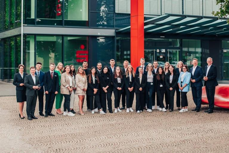 Ausbildung für 24 junge Menschen gut gestartet
