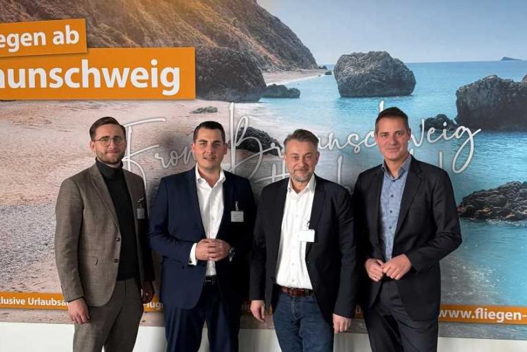 Bürgermeister Lukanic besucht den Flughafen Braunschweig