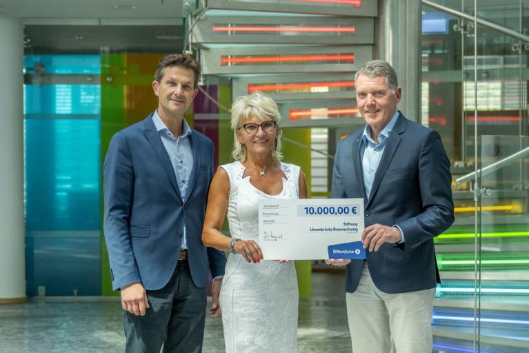 10.000 Euro für die Stiftung Löwenbrücke