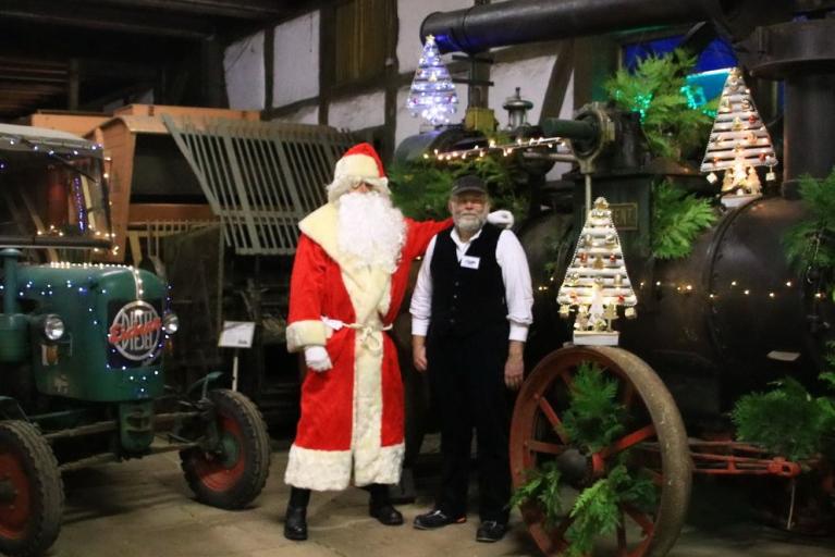 Weihnachtsmarkt im Landtechnik-Museum Gut Steinhof