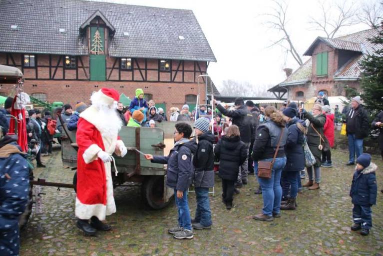 Weihnachtsmarkt im Landtechnik-Museum Gut Steinhof