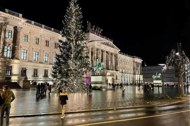 Weihnachtliche Sonderführungen auf der Quadriga