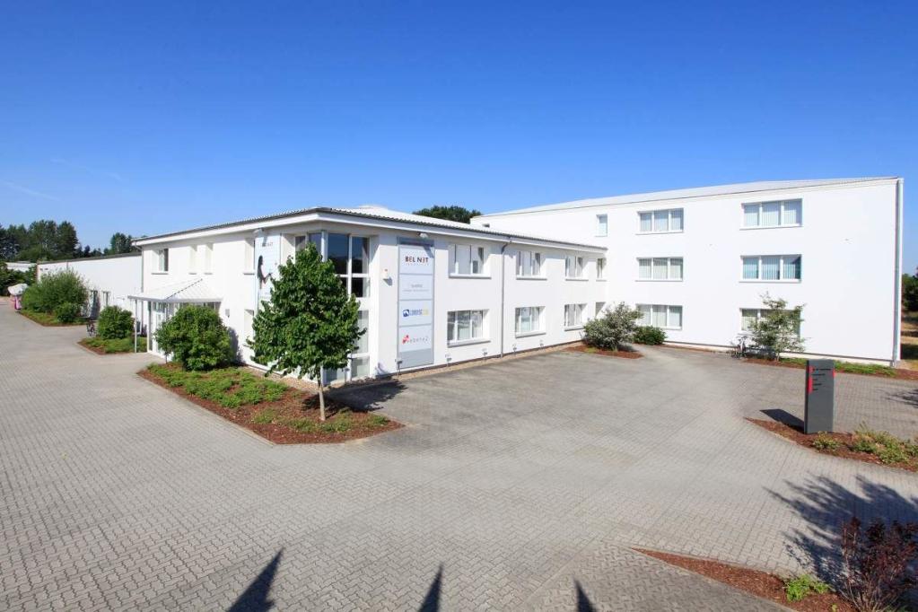 Alles unter einem Dach: 11 Fachbereiche und ein Schulungscenter am selben Standort.