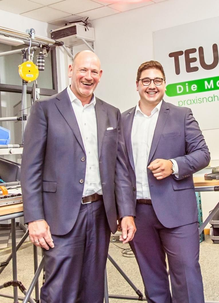 Alexander von Lützow, stellvertretender Geschäftsführer der TEUTLOFF, sowie Caner Durgut, Referent für Produktentwicklung und Vermarktung