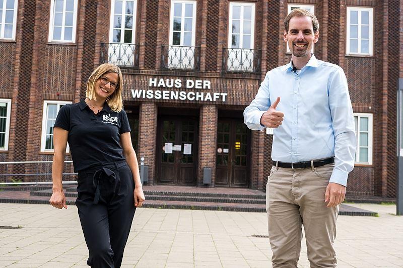 Gedreht wurde im Restaurant "La Cupola" auf dem Dach des "Haus der Wissenschaft".