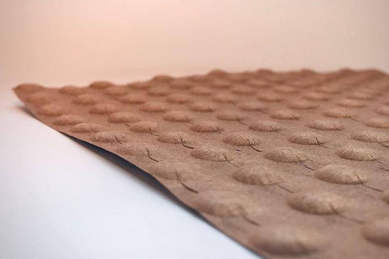 Prototyp der Luftpolsterfolie aus Papier.